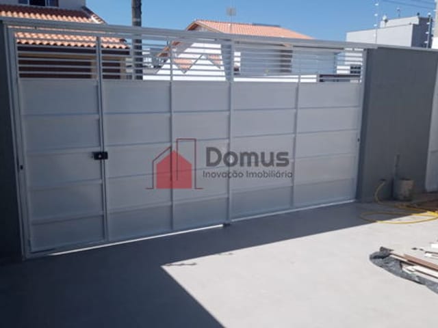 Casa com 176m², à venda, no bairro Loteamento Residencial e Comercial Flamboyant em Pindamonhangaba