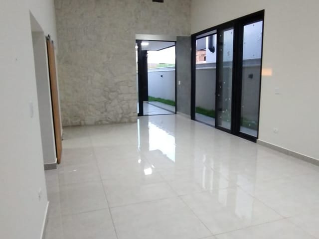 Casa com 318m² 3 quartos e 3 banheiros, à venda, no bairro Parque Tauá em Londrina