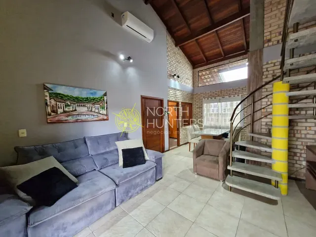 Casa com 160m² 4 quartos e 2 banheiros, à venda, no bairro Costa e Silva em Joinville