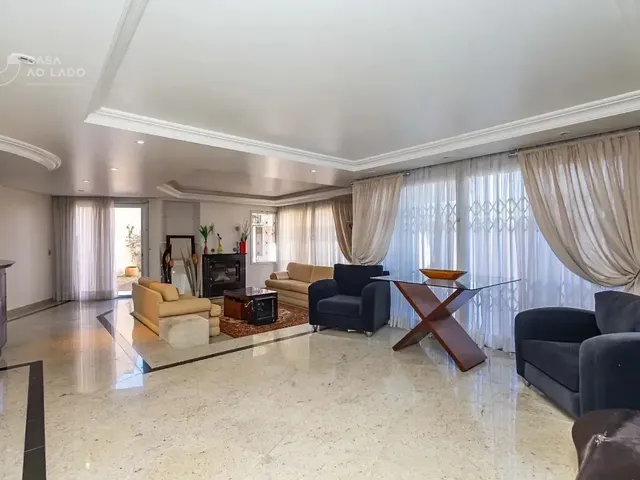 Casa 4 quartos e 8 banheiros, à venda, no bairro Bigorrilho em Curitiba