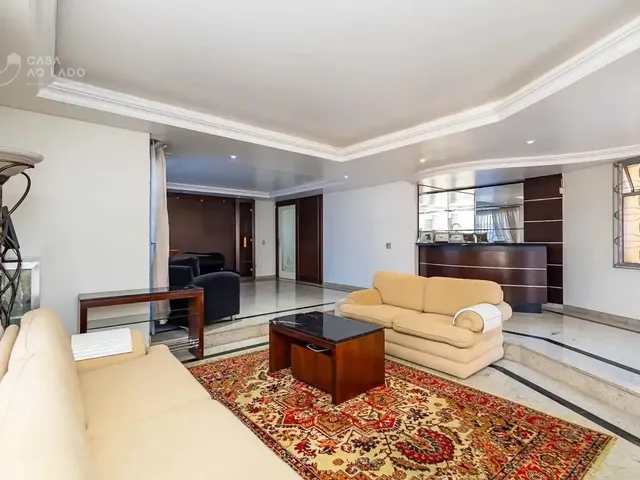 Casa 4 quartos e 8 banheiros, à venda, no bairro Bigorrilho em Curitiba