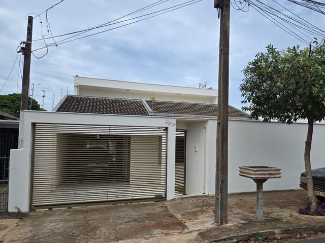Foto do Casa - Sobrado à Venda, 04 quartos (01 suíte), Churrasqueira, 220 m² útil, 02 vagas de garagem, JD Piza, Londrina, PR | ZBM NEGOCIOS IMOBILIARIOS