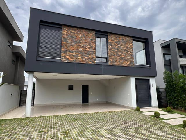 Casa com 420m² 4 quartos e 5 banheiros, à venda ou para alugar, no bairro Tamboré em Santana de Parnaíba