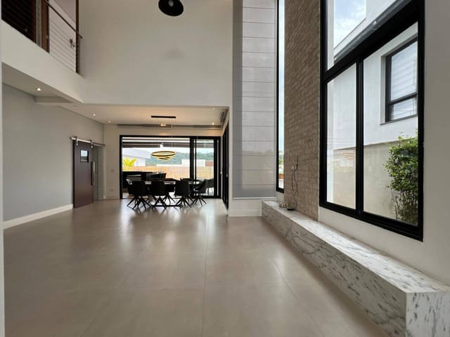 Casa com 420m² 4 quartos e 5 banheiros, à venda ou para alugar, no bairro Tamboré em Santana de Parnaíba