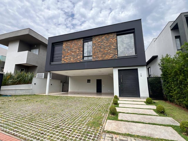 Casa com 420m² 4 quartos e 5 banheiros, à venda ou para alugar, no bairro Tamboré em Santana de Parnaíba
