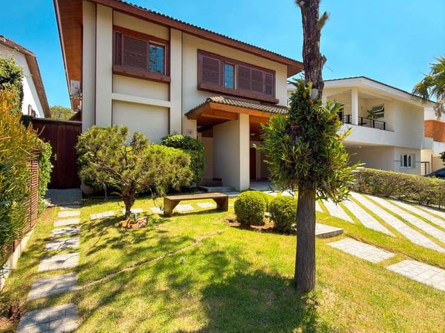 Casa com 360m² 4 quartos e 5 banheiros, à venda, no bairro Alphaville em Santana de Parnaíba