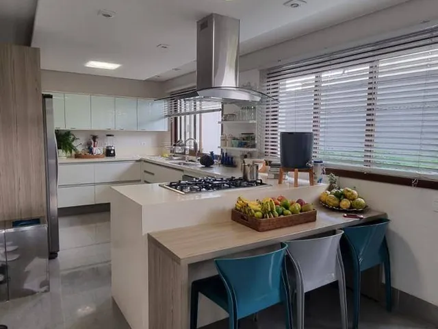 Casa com 380m² 4 quartos e 5 banheiros, à venda, no bairro Alphaville em Santana de Parnaíba
