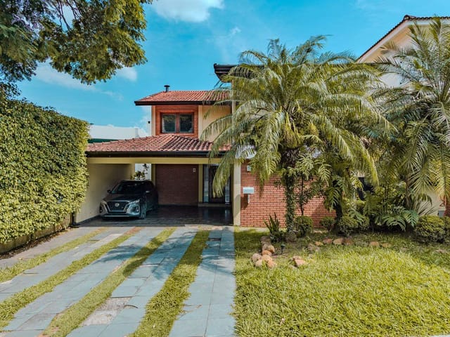 Casa com 377m² 4 quartos e 5 banheiros, à venda, no bairro Alphaville em Santana de Parnaíba