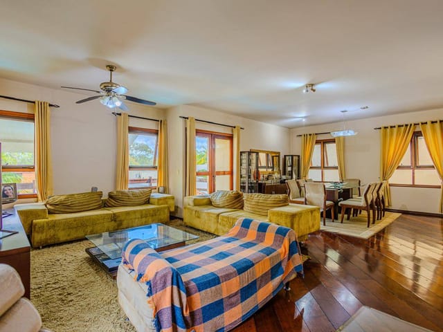 Casa com 377m² 4 quartos e 5 banheiros, à venda, no bairro Alphaville em Santana de Parnaíba