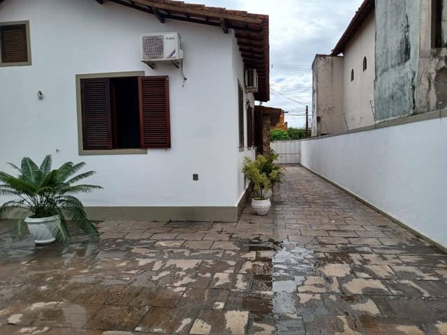 Casa 3 quartos e 2 banheiros, à venda, no bairro Parque Turf Club em Campos dos Goytacazes