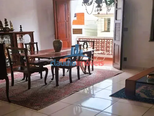 Casa 4 quartos e 2 banheiros, à venda, no bairro Centro em Rio Claro