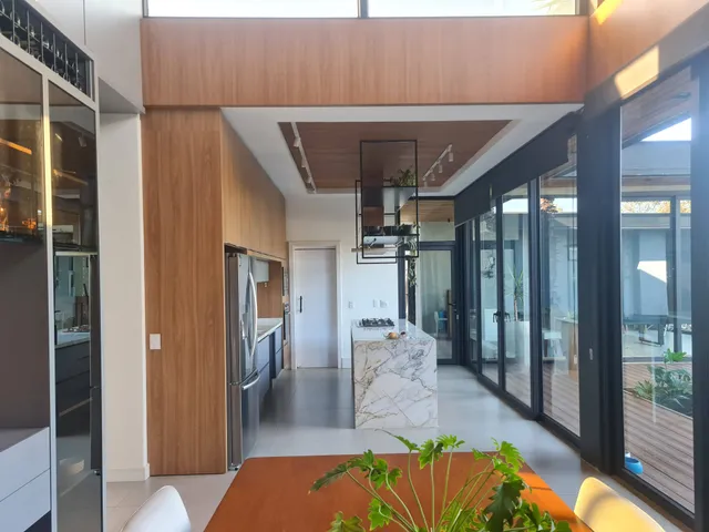 Casa com 810m² 3 quartos e 4 banheiros, à venda, no bairro Jardim União em Cambé