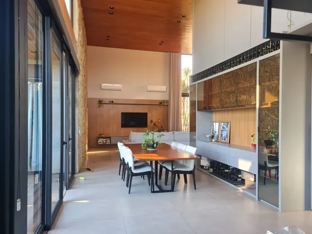 Casa com 810m² 3 quartos e 4 banheiros, à venda, no bairro Jardim União em Cambé