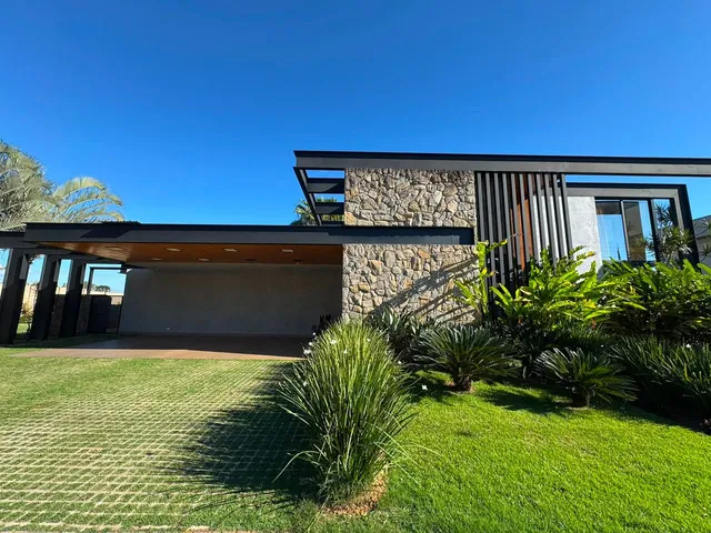 Casa com 810m² 3 quartos e 4 banheiros, à venda, no bairro Jardim União em Cambé