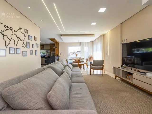 Casa 5 quartos e 3 banheiros, à venda, no bairro  Xaxim em Curitiba