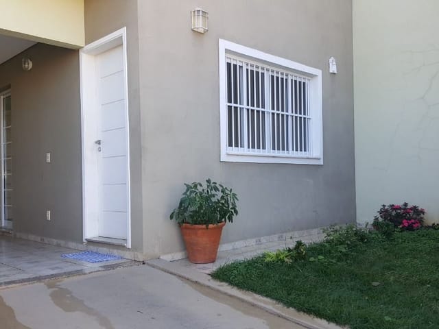 Foto do Casa - Casa com 2 dormitórios para alugar, 102 m² - Jardim Florência - Vinhedo/SP | Sterzeck Imóveis