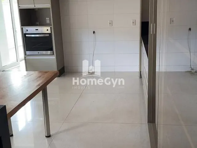 Casa com 900m² 4 quartos e 6 banheiros, para alugar, no bairro Residencial Alphaville Flamboyant em Goiânia