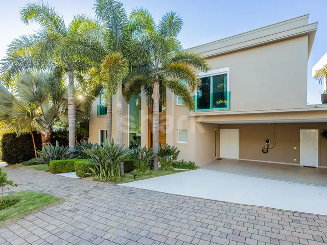 Casa com 520m² 4 quartos e 7 banheiros, à venda, no bairro Alphaville em Santana de Parnaíba