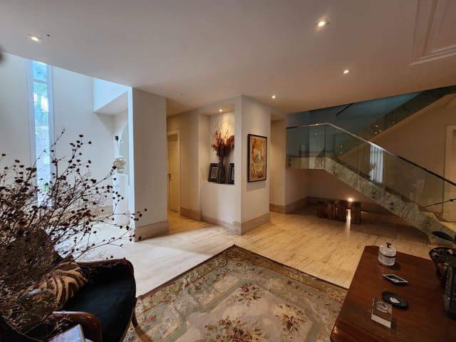 Casa com 490m² 4 quartos e 7 banheiros, à venda ou para alugar, no bairro Alphaville em Barueri