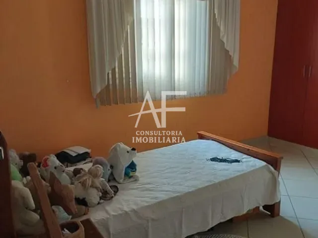 Casa com 270m² 3 quartos e 3 banheiros, à venda, no bairro Jardim Santa Clara em Taubaté