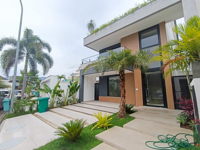 Casa 4 quartos e 6 banheiros, à venda, no bairro Recreio dos Bandeirantes em Rio de Janeiro