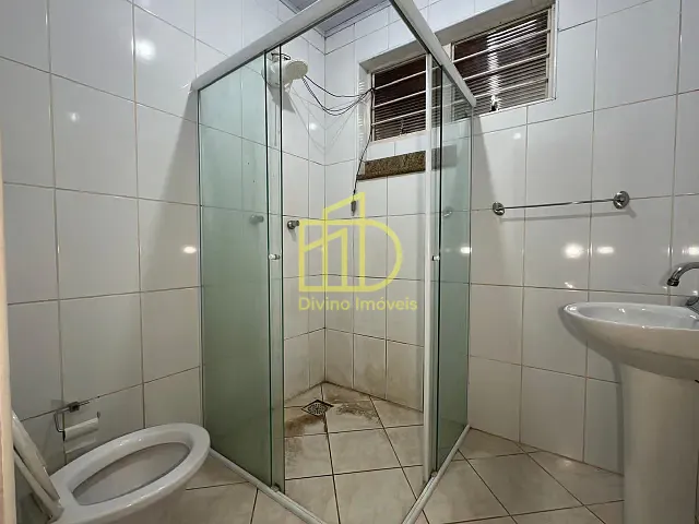Casa com 288m² 3 quartos e 2 banheiros, para alugar, no bairro Vila Hortência em Sorocaba