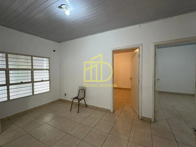 Casa com 288m² 3 quartos e 2 banheiros, para alugar, no bairro Vila Hortência em Sorocaba