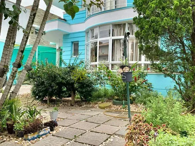 Casa com 450m² 3 quartos e 5 banheiros, à venda, no bairro Jurerê em Florianópolis