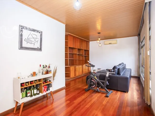 Casa 3 quartos e 3 banheiros, à venda, no bairro Jardim Botânico em Curitiba