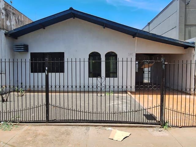 Casa com 250m² 3 quartos e 2 banheiros, para alugar, no bairro Jardim São José em Cambé