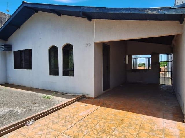 Casa com 250m² 3 quartos e 2 banheiros, para alugar, no bairro Jardim São José em Cambé