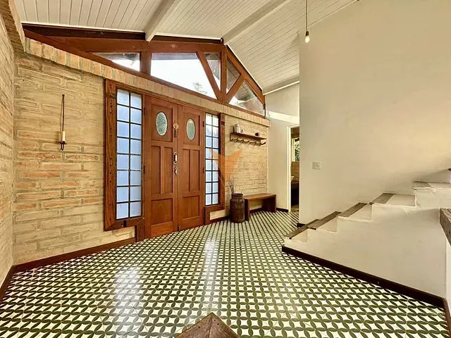 Casa com 1020m² 3 quartos e 5 banheiros, à venda ou para alugar, no bairro Chácara dos Lagos em Carapicuíba