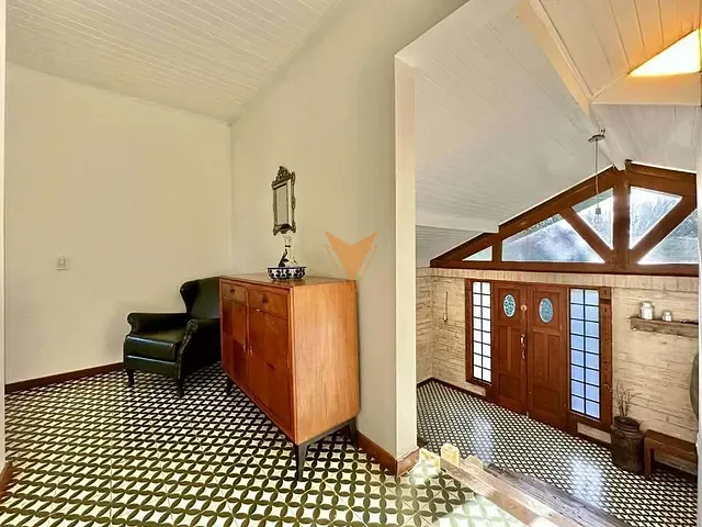 Casa com 1020m² 3 quartos e 5 banheiros, à venda ou para alugar, no bairro Chácara dos Lagos em Carapicuíba