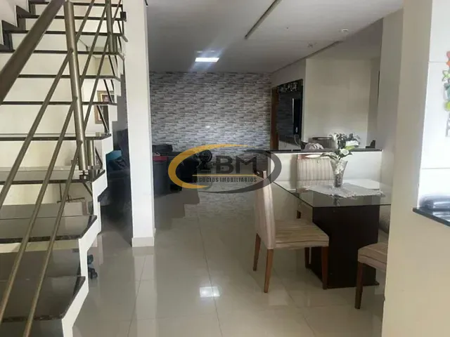 Casa com 150m² 3 quartos e 3 banheiros, à venda, no bairro Portal de Versalhes 2 em Londrina