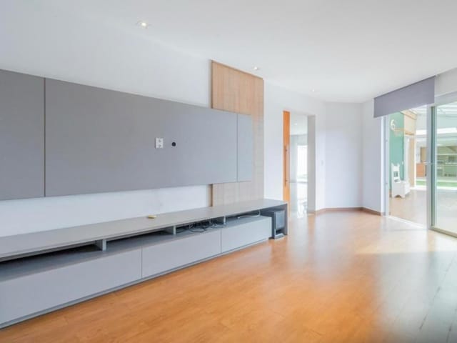 Casa com 565m² 4 quartos e 6 banheiros, à venda, no bairro Alphaville em Barueri
