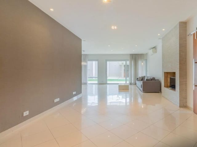 Casa com 565m² 4 quartos e 6 banheiros, à venda, no bairro Alphaville em Barueri