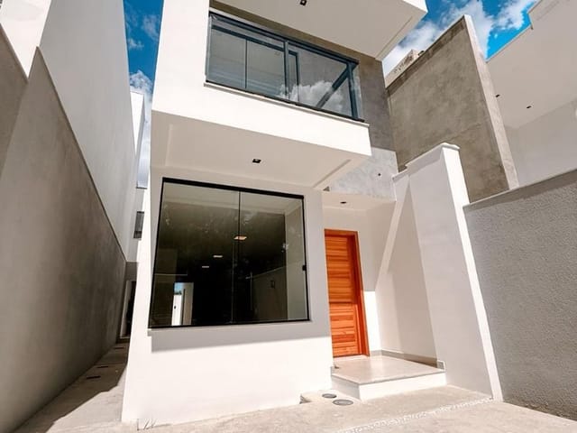 Casa com 150m² 3 quartos e 3 banheiros, à venda, no bairro Lagoa em Macaé