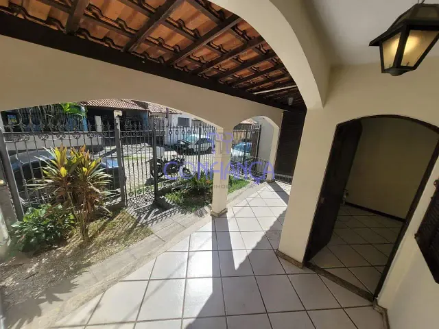Casa com 200m² 5 quartos e 2 banheiros, para alugar, no bairro Campo Grande em Rio de Janeiro