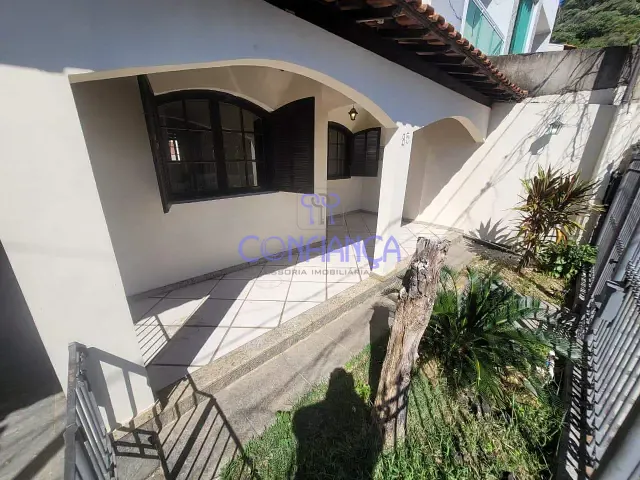 Casa com 200m² 5 quartos e 2 banheiros, para alugar, no bairro Campo Grande em Rio de Janeiro