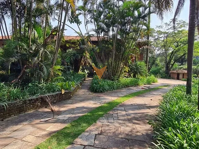 Casa com 7088m² 5 quartos e 5 banheiros, à venda ou para alugar, no bairro Vila Santo Antônio em Cotia