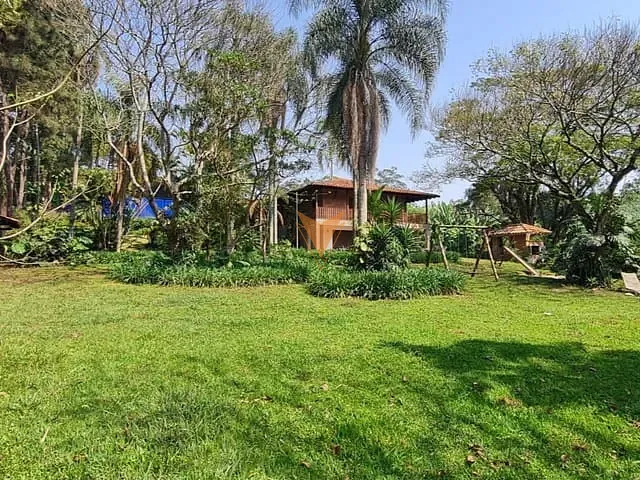 Casa com 7088m² 5 quartos e 5 banheiros, à venda ou para alugar, no bairro Vila Santo Antônio em Cotia