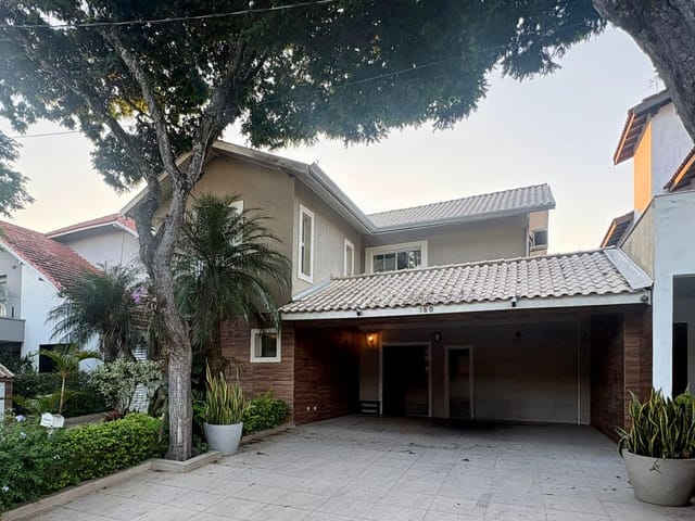 Casa com 400m² 4 quartos e 5 banheiros, à venda ou para alugar, no bairro Alphaville em Santana de Parnaíba