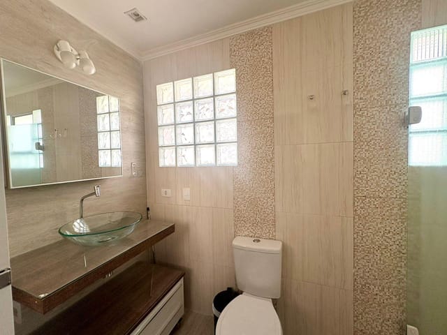 Casa com 400m² 4 quartos e 5 banheiros, à venda ou para alugar, no bairro Alphaville em Santana de Parnaíba