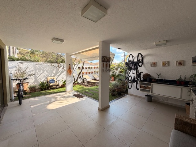 Casa com 165m² 3 quartos e 4 banheiros, à venda, no bairro Tamboré 06 em SANTANA DE PARNAÍBA