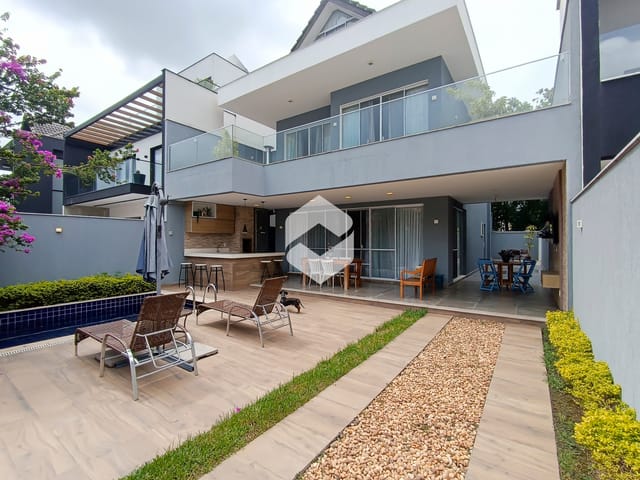Casa 3 quartos e 4 banheiros, à venda ou para alugar, no bairro Recreio dos bandeirantes  em Rio de Janeiro
