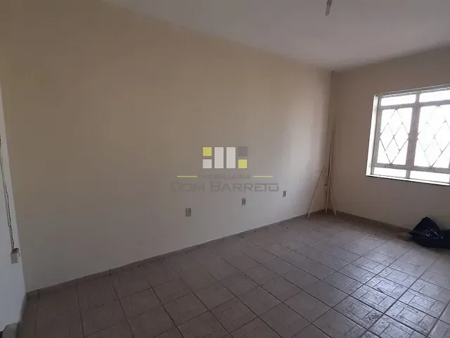 Casa com 260m² 3 quartos e 2 banheiros, à venda, no bairro Centro em Sumaré