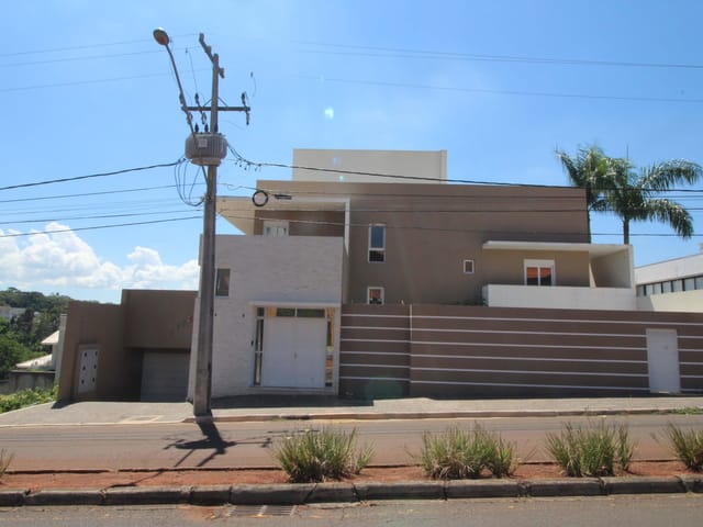 Casa com 286m² 3 quartos e 4 banheiros, à venda, no bairro Estrela em Ponta Grossa