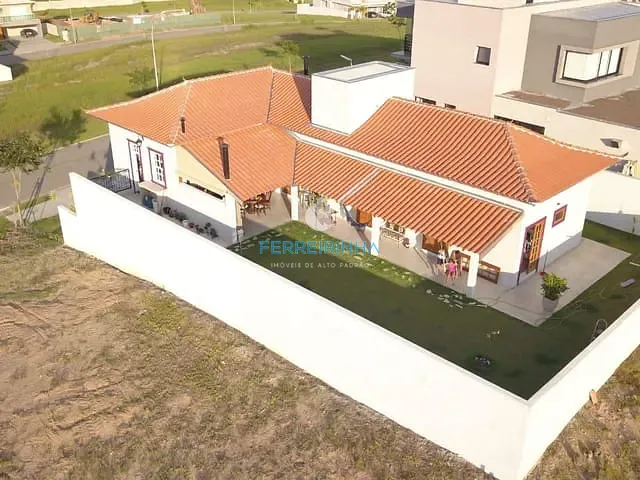 Casa com 495m² 3 quartos e 3 banheiros, à venda, no bairro Condomínio Residencial Alphaville em São José dos Campos