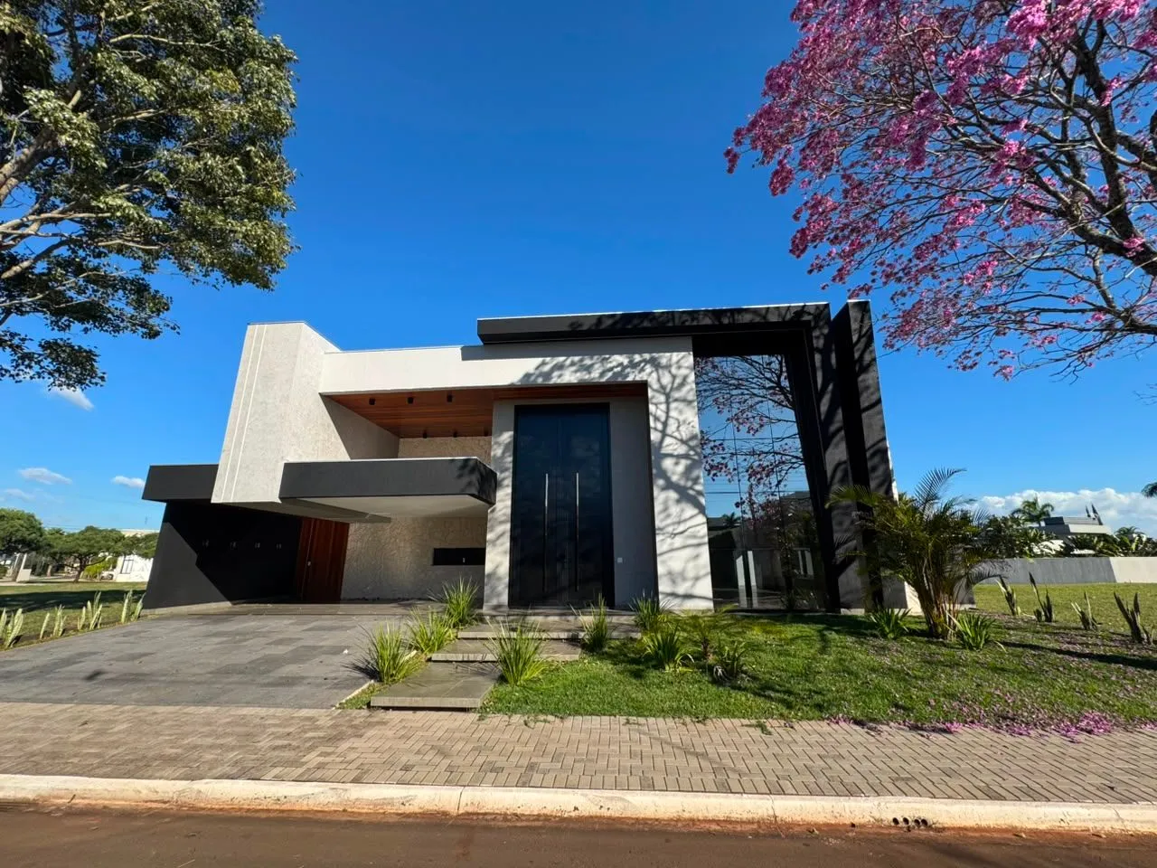 Casa, 4 quartos, 377 m² - Foto 1