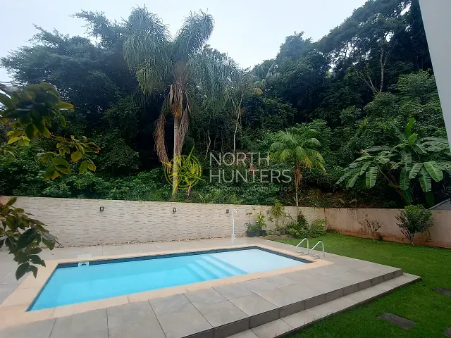 Casa com 2587m² 3 quartos e 4 banheiros, à venda, no bairro Cachoeira do Bom Jesus em Florianópolis